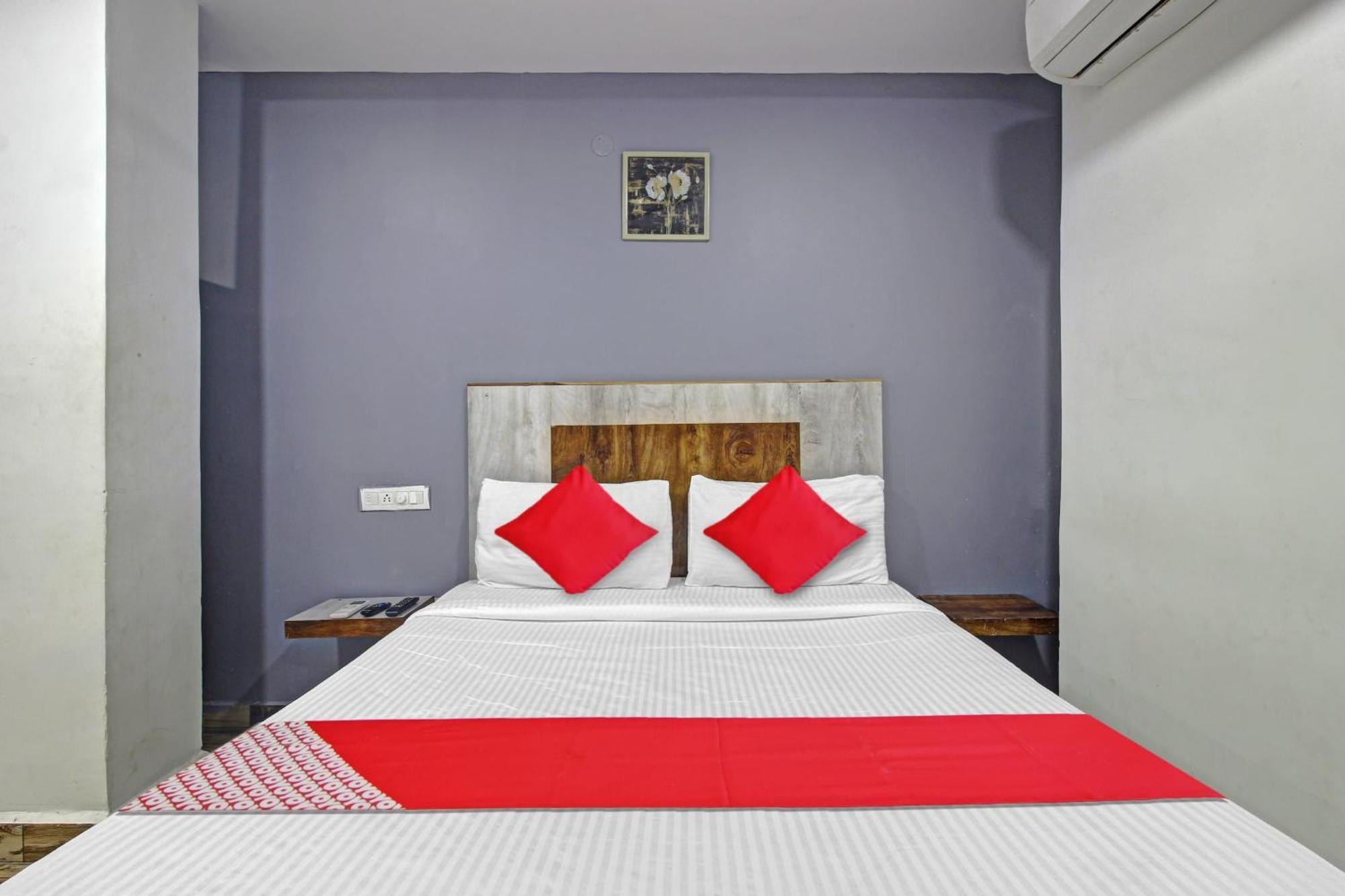Super Hotel O Sri Sai Regency Hyderabad Exterior foto