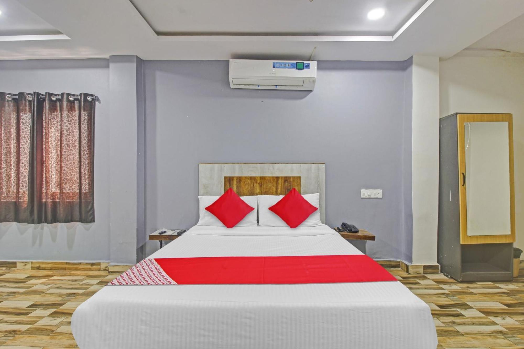 Super Hotel O Sri Sai Regency Hyderabad Exterior foto